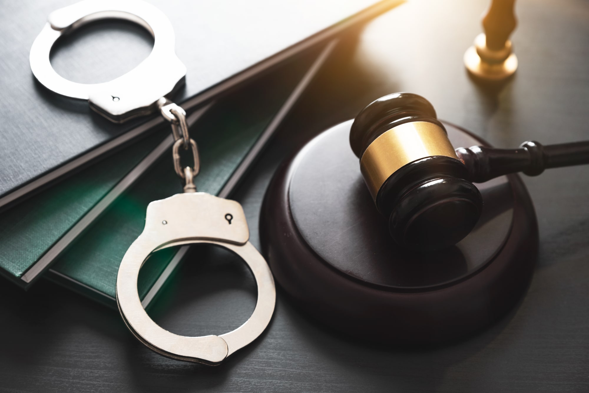 You are currently viewing 4 Benefits Of Criminal Defense Lawyers